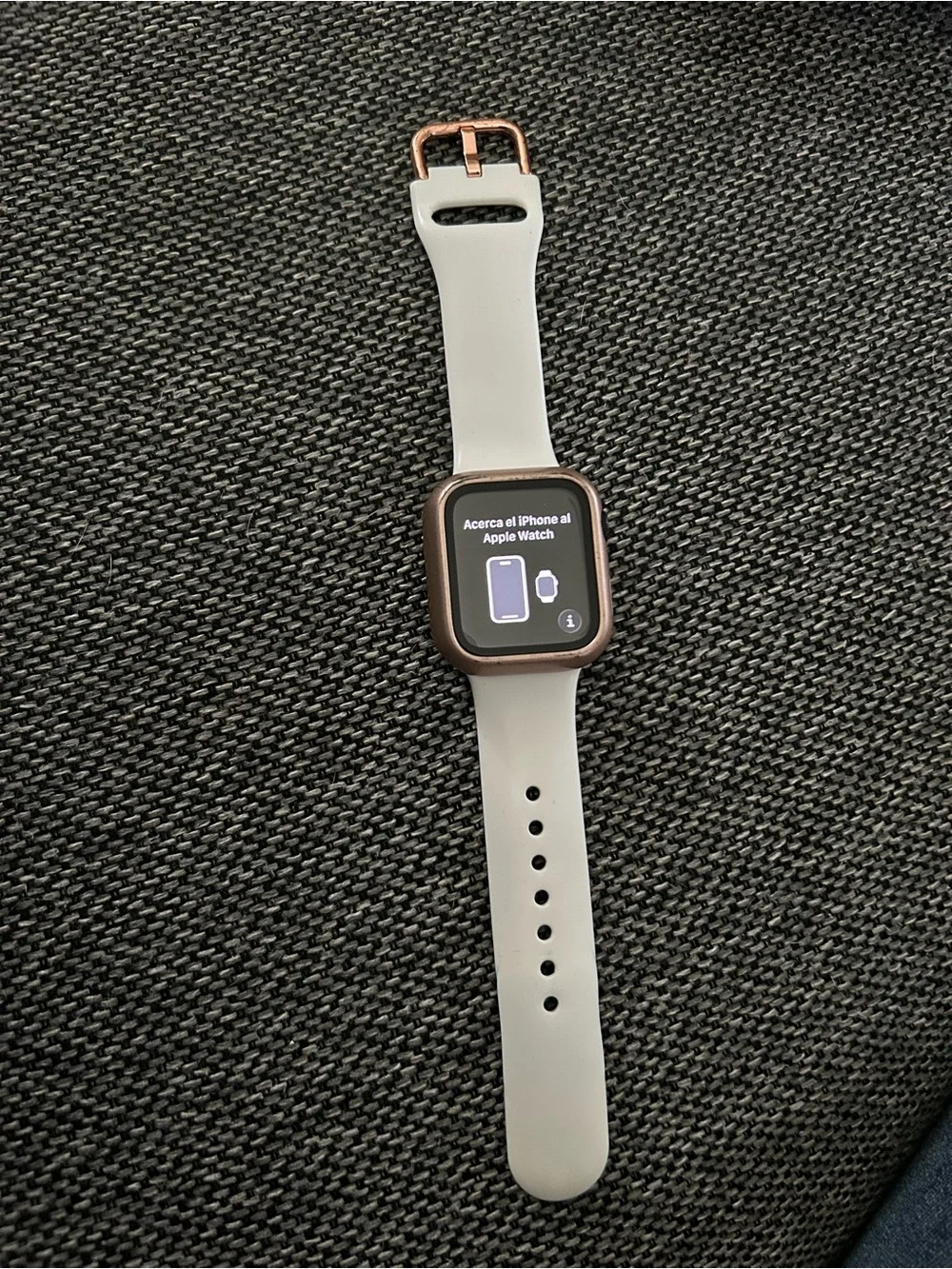 Apple Watch Rose Gold Case with White Sport Band